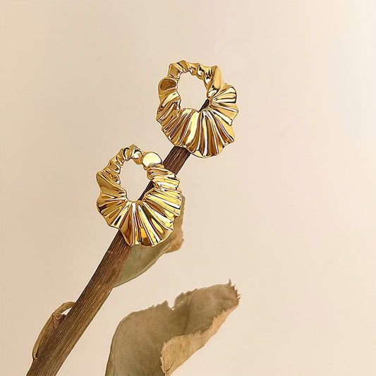 Lune | Gold Ruffle Stud Earrings