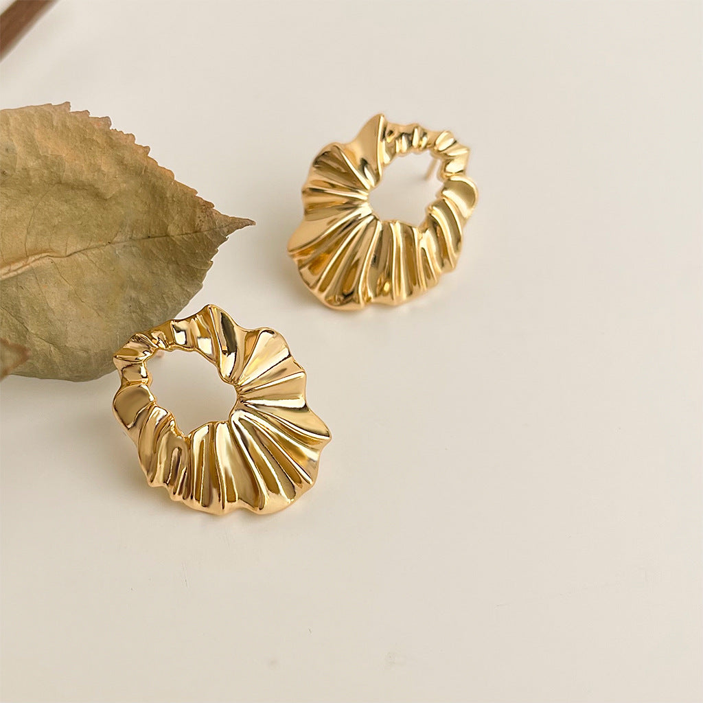 Lune | Gold Ruffle Stud Earrings