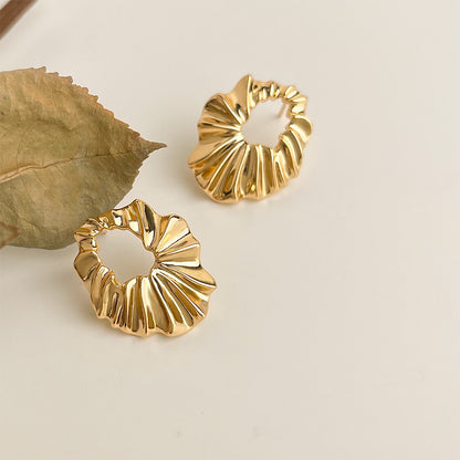 Lune | Gold Ruffle Stud Earrings